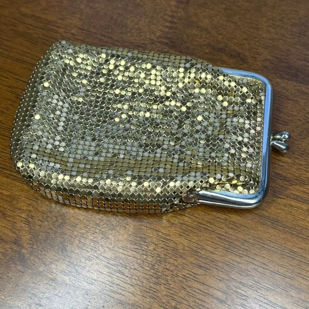 Vintage 60s Whiting & Davis gold-tone metal kiss clasp mesh coin cigarette purse